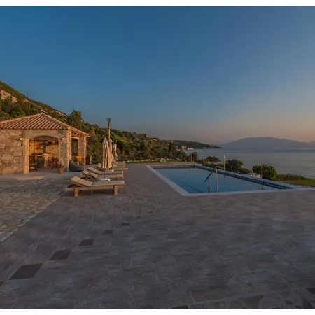 La Perla Deluxe Villa *