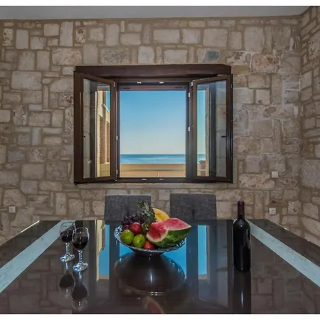La Perla Deluxe Villa